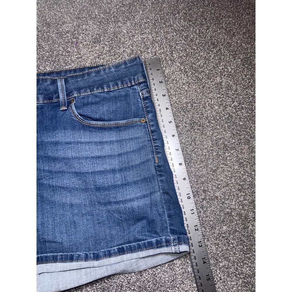 Levi Denizen Women's Blue Denim Modern Jean Shorts‎ Size 14 - Picture 5 of 9